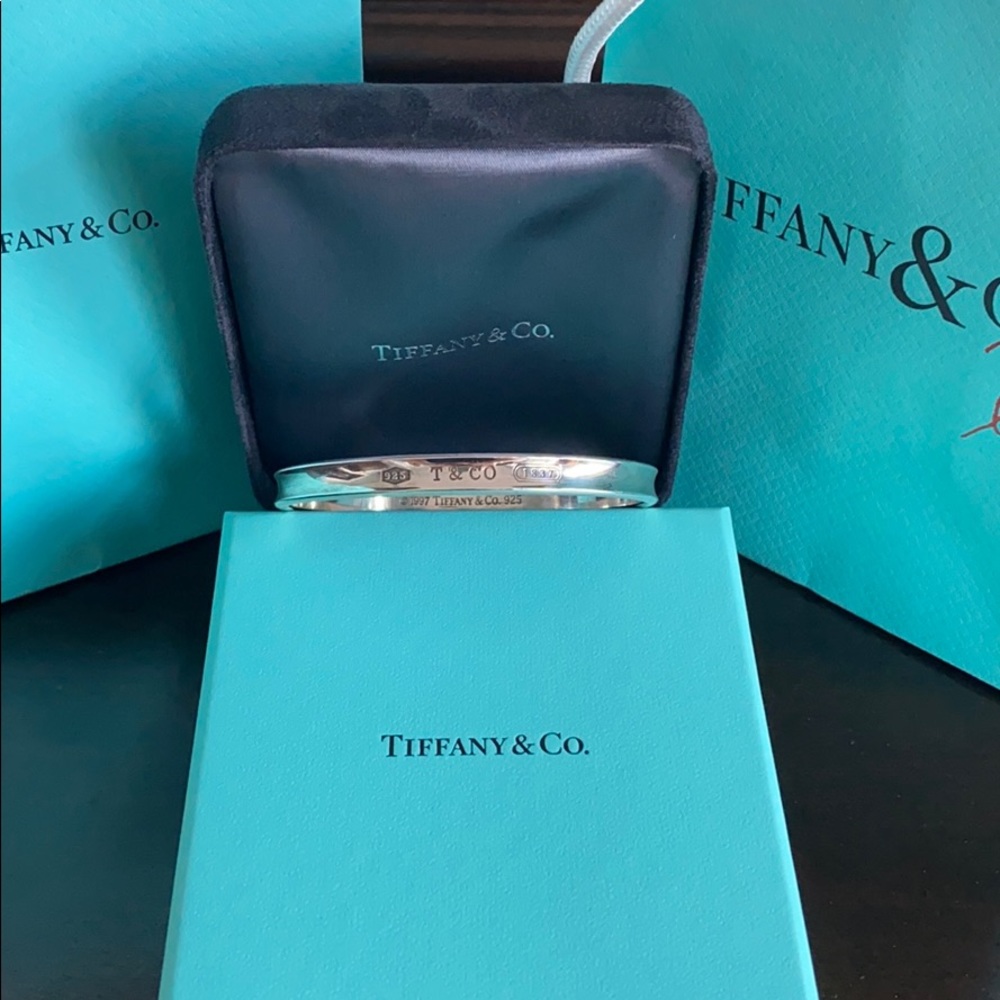 Tiffany bangle. Will come with box and bag.